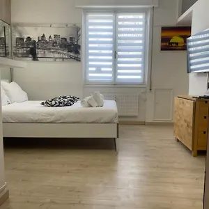  Apartment Living